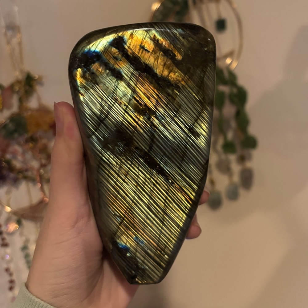 Labadorite free form